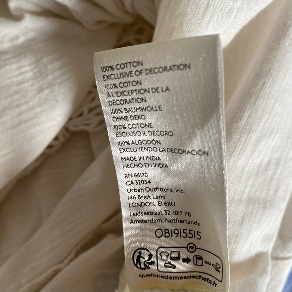 By Anthropologie V-Neck Cream Lace Women's Top size medium - Picture 9 of 10